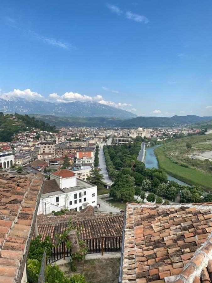 Aria Baci Guest House Berat Exterior foto
