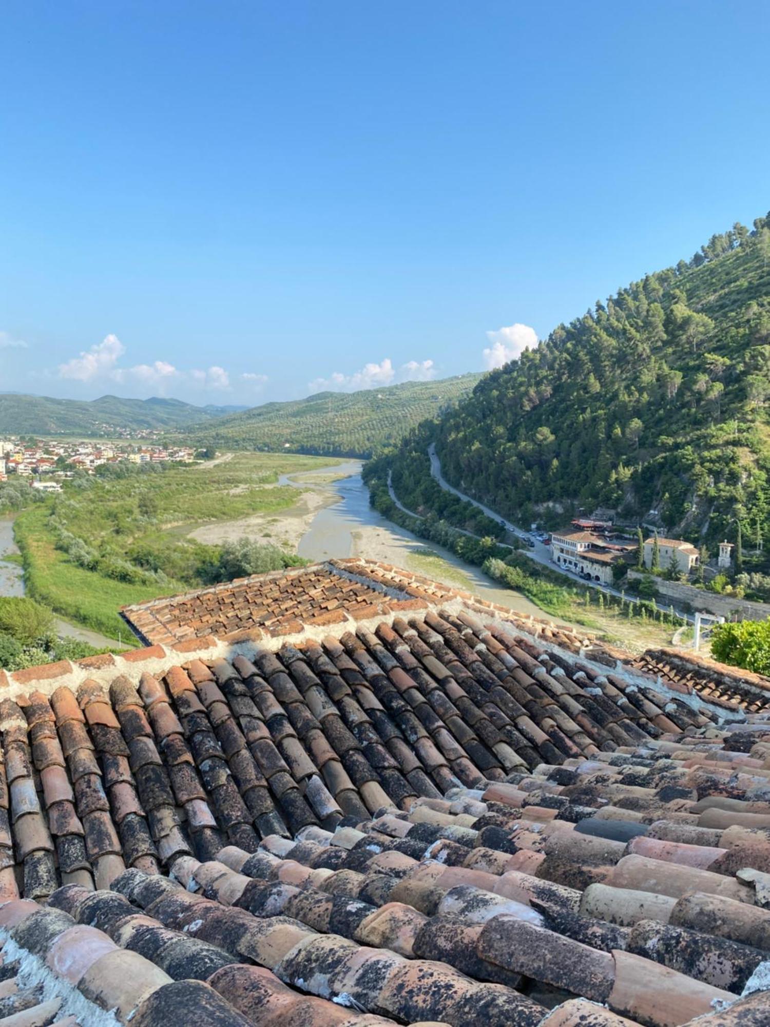 Aria Baci Guest House Berat Exterior foto